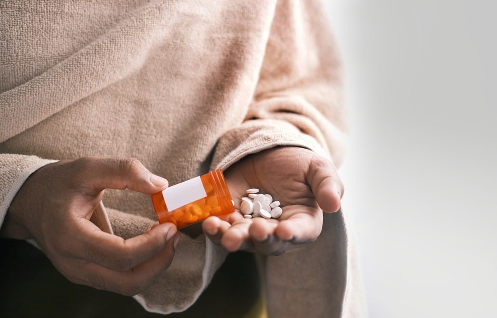 Why Use Automatic Tablet Counting Machine Rather Than Manual One?